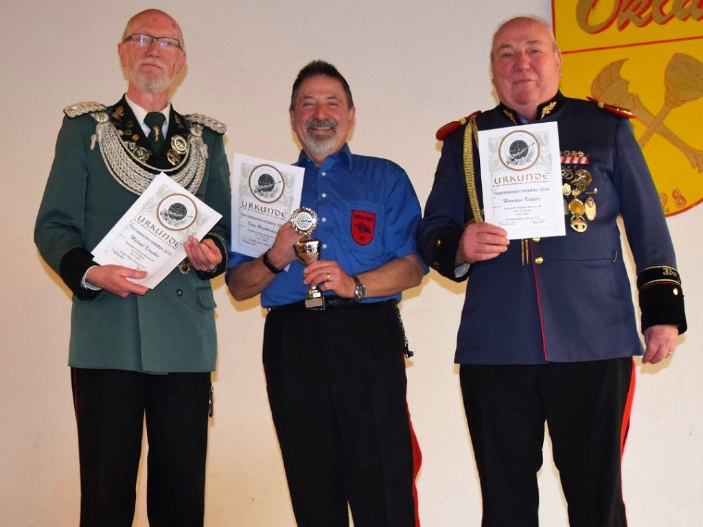 Die Vereinsmeister bei den Senioren B: Michael Kempkes 3. Platz, Peter Paschmann 1. Platz und Hermann Küpper 3. Platz