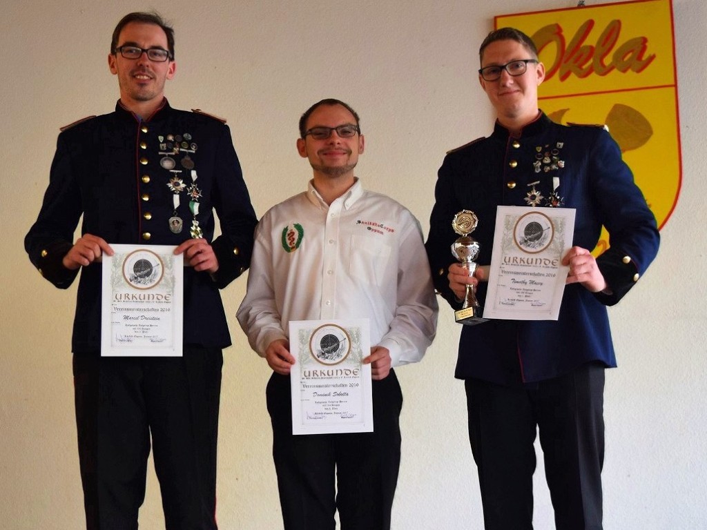 Die Vereinsmeister bei den Herren: Marcel Dreistein 2. Platz, Dominik Sobotta 3. Platz und Timothy Macey 1. Platz